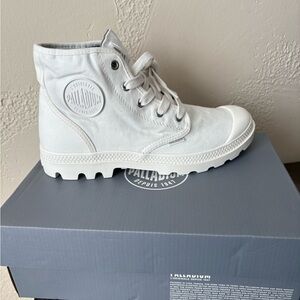 Palladium Women High-Top Sneakers.